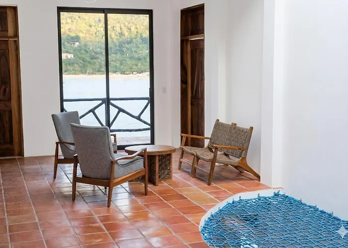 Casa Altamar, Oceanfront Estate With Rooftop Deck